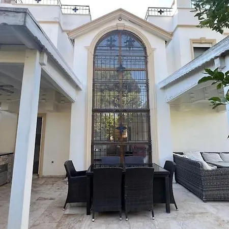 Dilayla Villa *